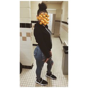 Meet your Posher, Elise